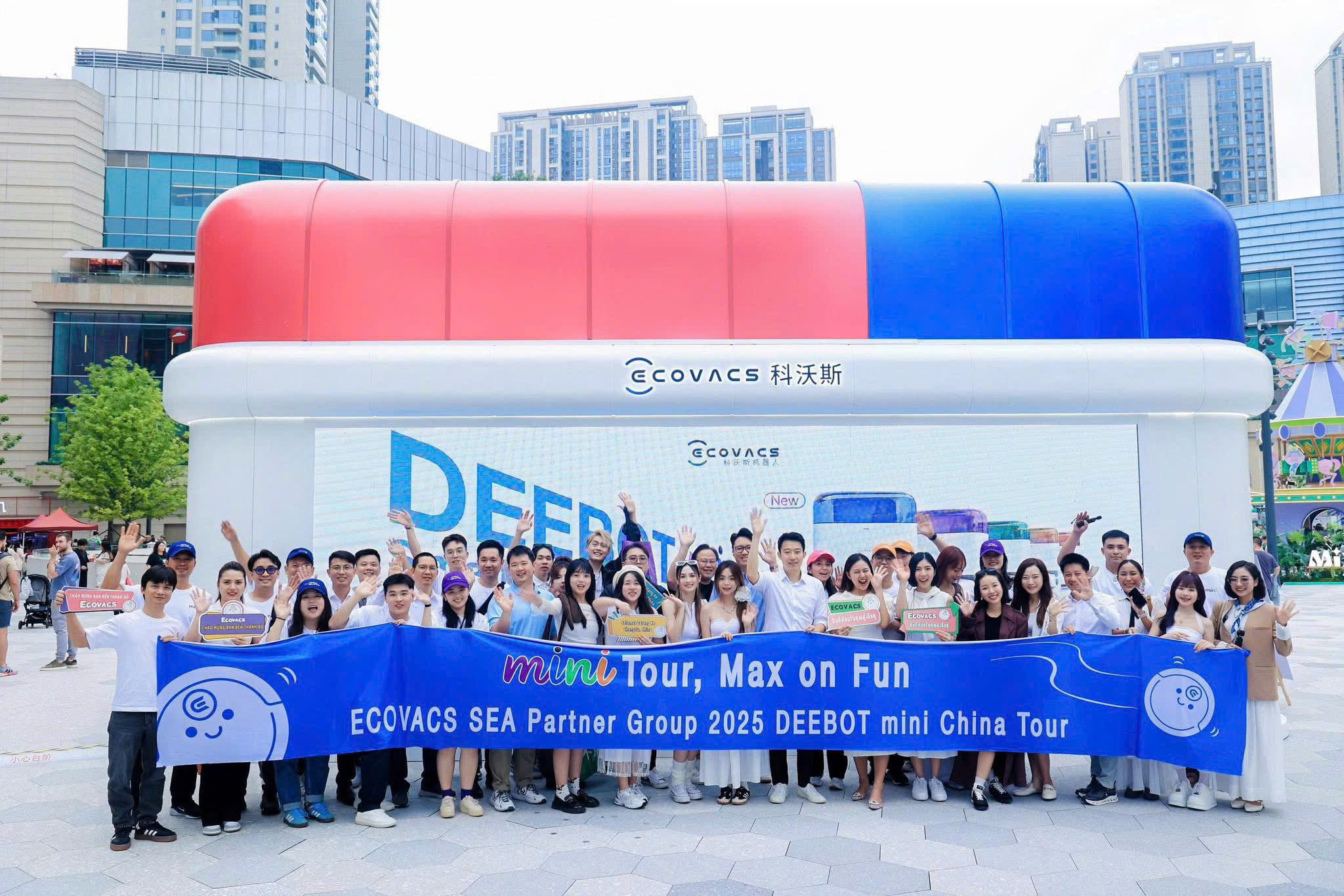 Home Care Digital trình làng robot hút bụi: DEEBOT MINI đến từ nhà ECOVACS